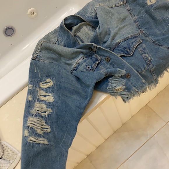 Jean jacket - Picture 2 of 4